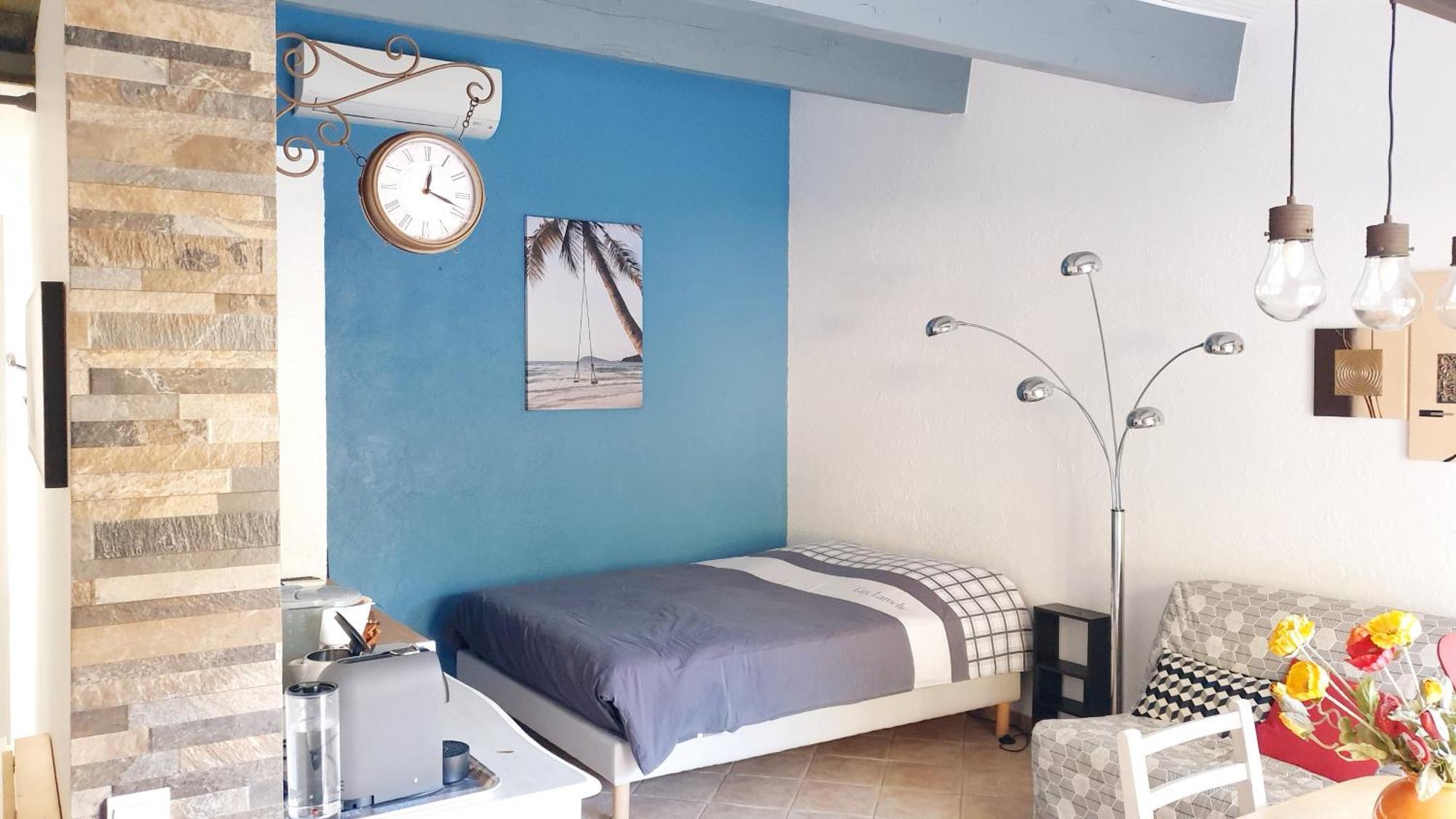 Studio 33 M2 Au Calme Proche Hyeres La Crau Exterior foto